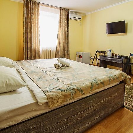 Bereket Hotel Astana Bagian luar foto