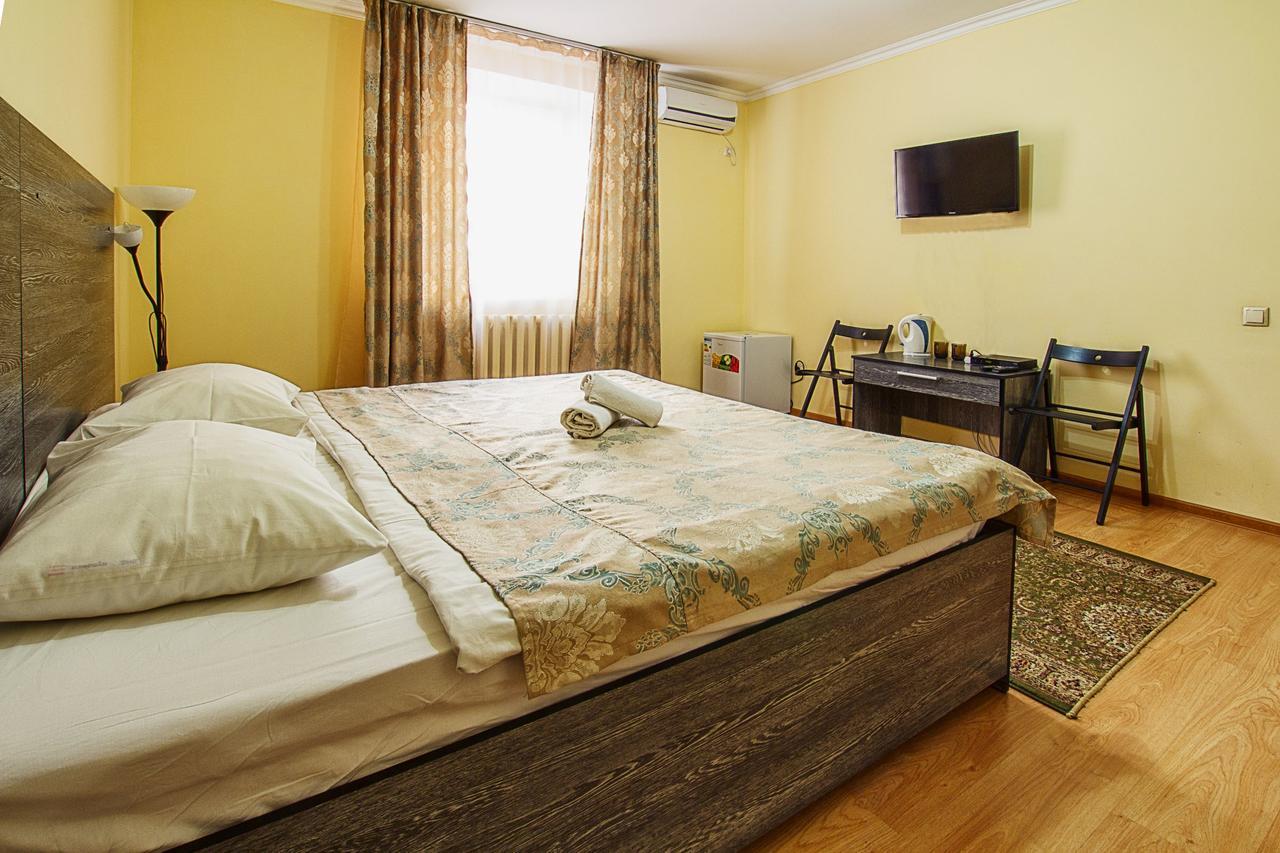 Bereket Hotel Astana Bagian luar foto